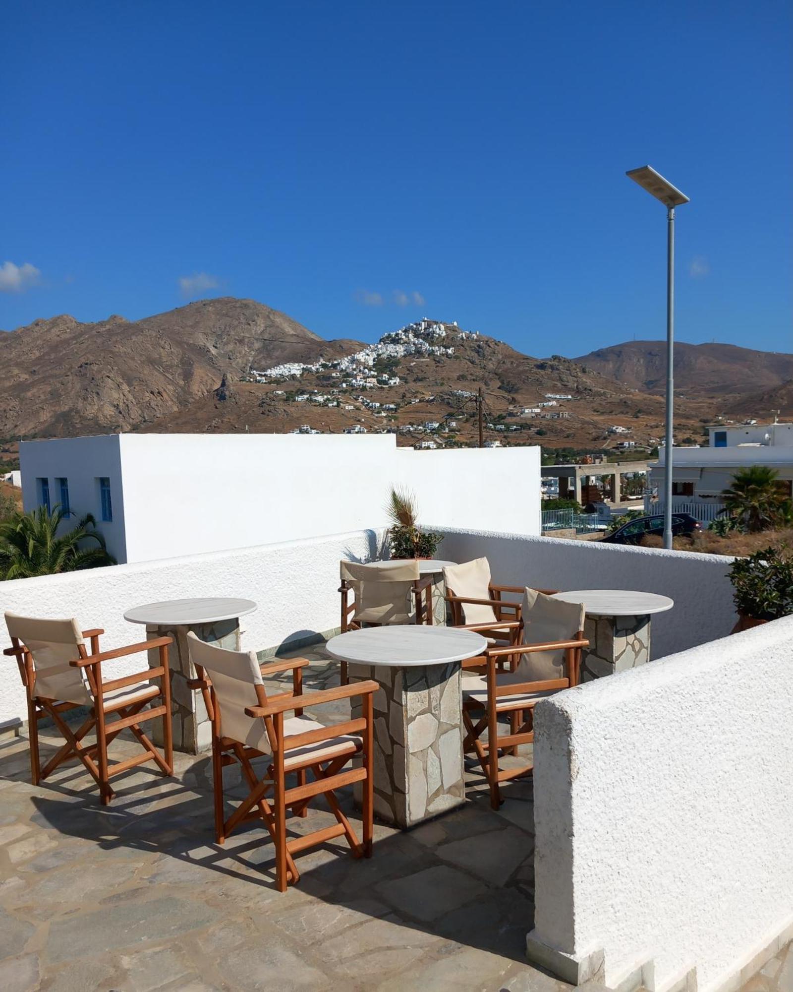 Naias 2* Livadi (Serifos)