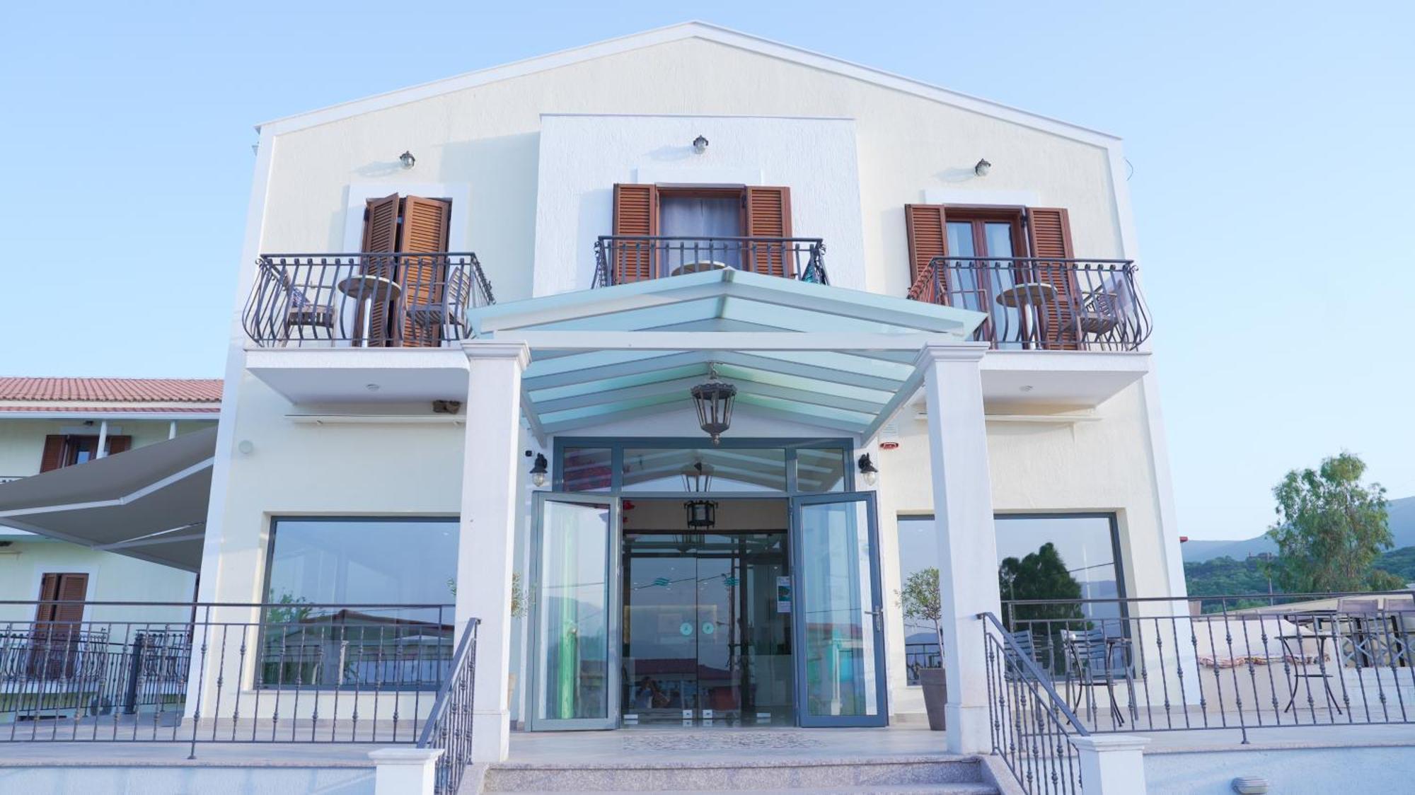 Sami Beach Hotel 3*