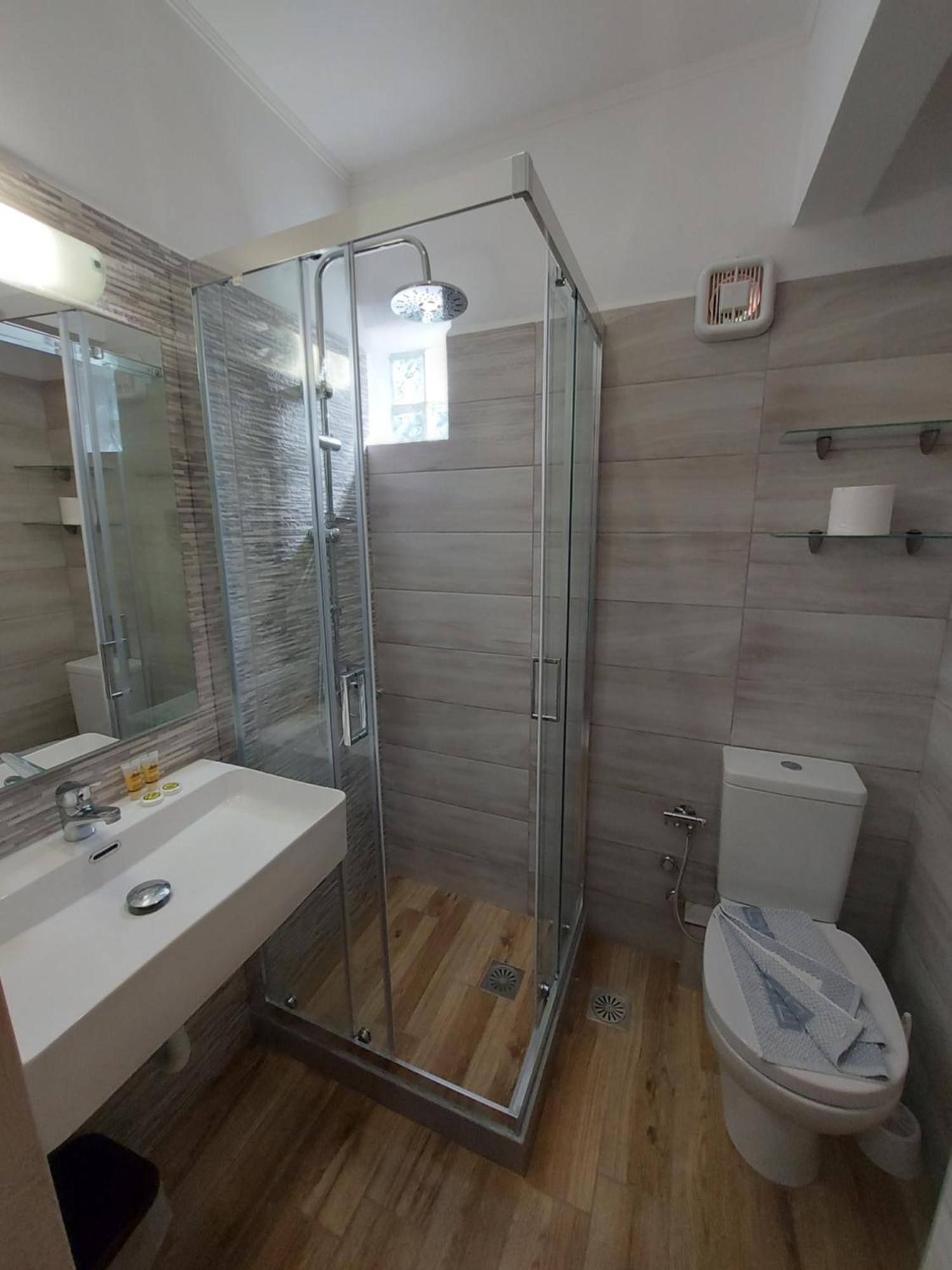 Aparthotel Mavra 2*