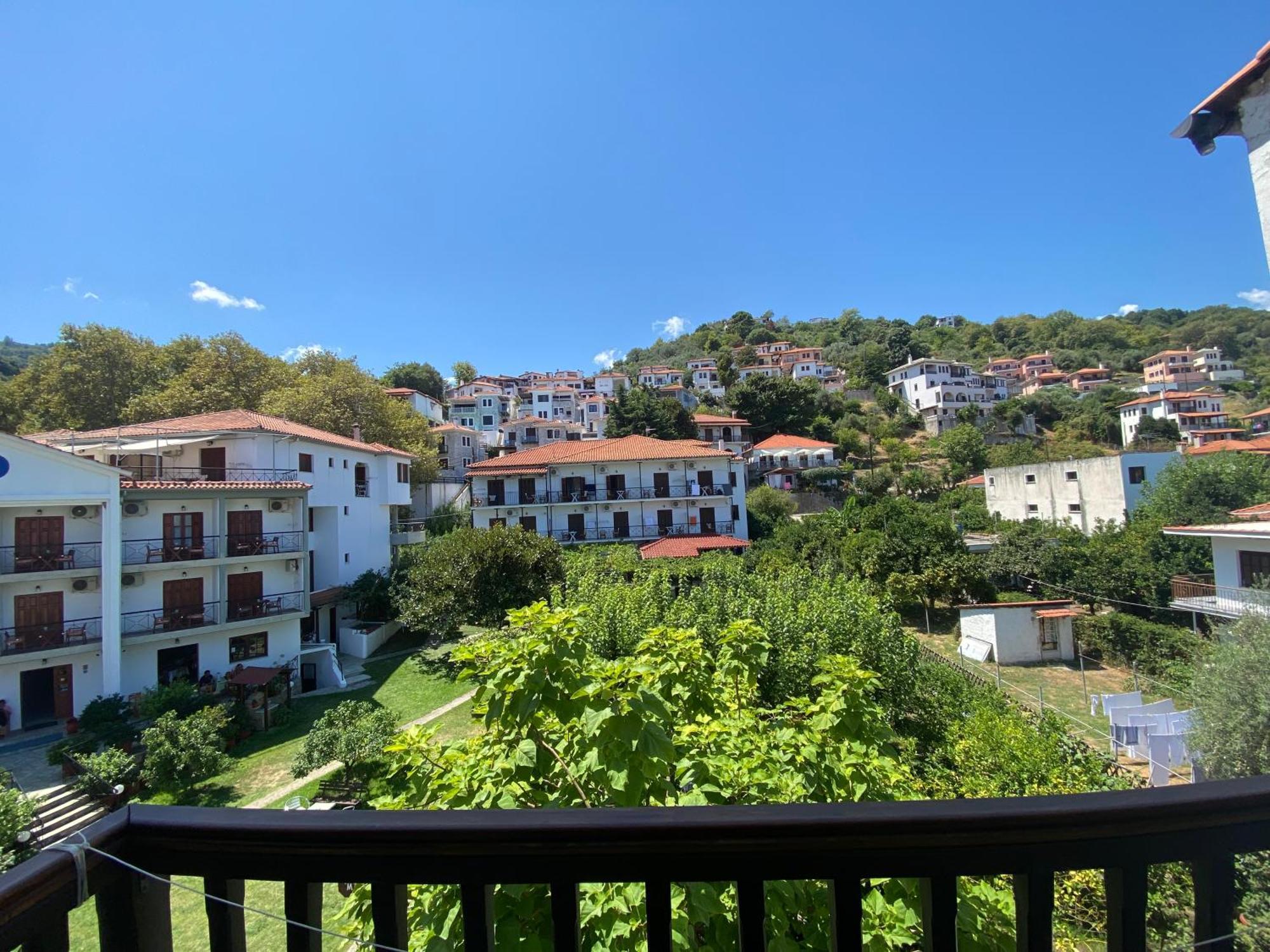 Zefiros Hotel 2*