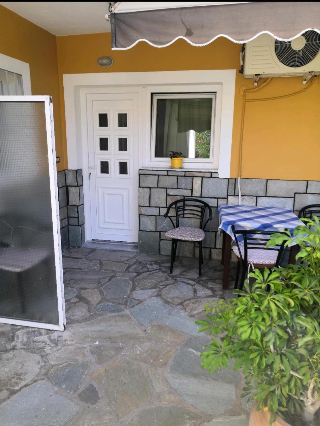 Aristidis Garden