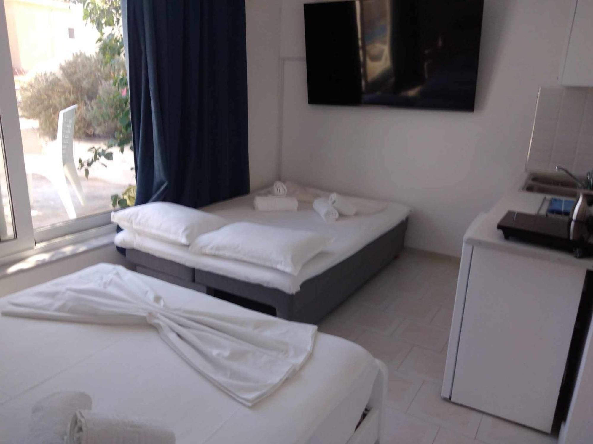 Aparthotel Blue Dolphin Studios And