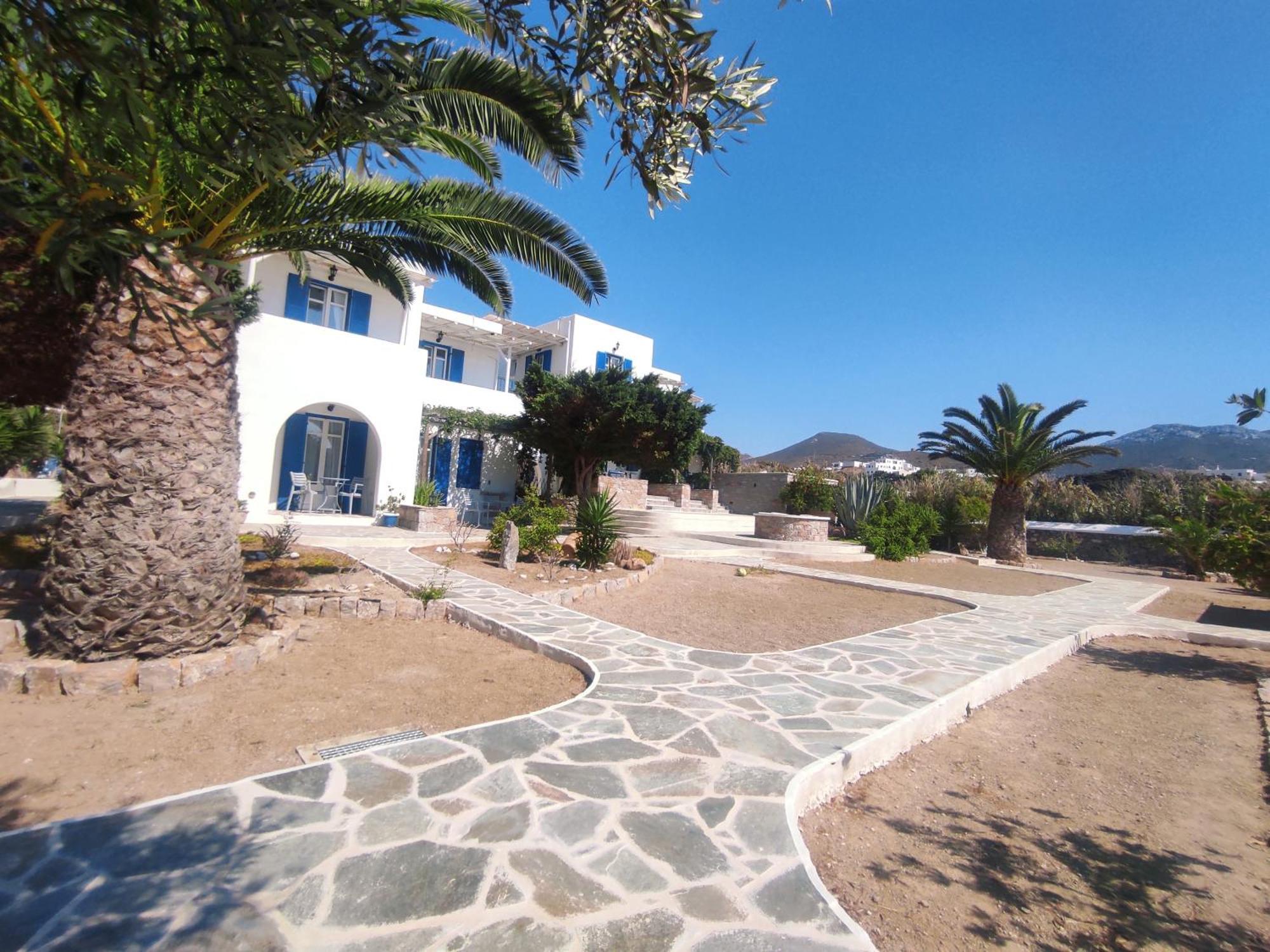Le Grand Bleu Guest house Katapola