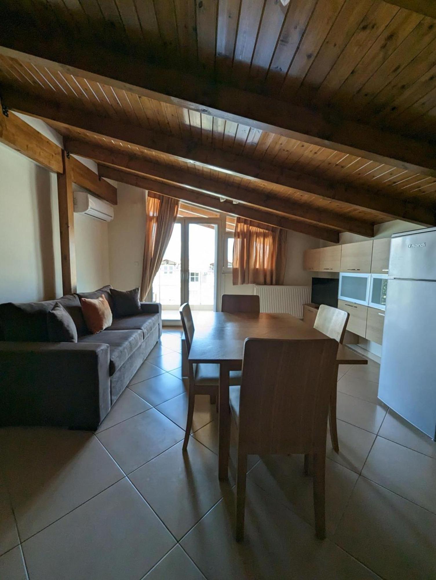 Samaras In Apartment *