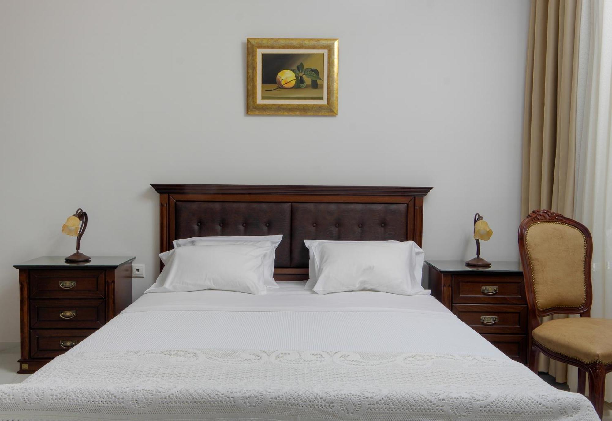 Megaron Apartment *