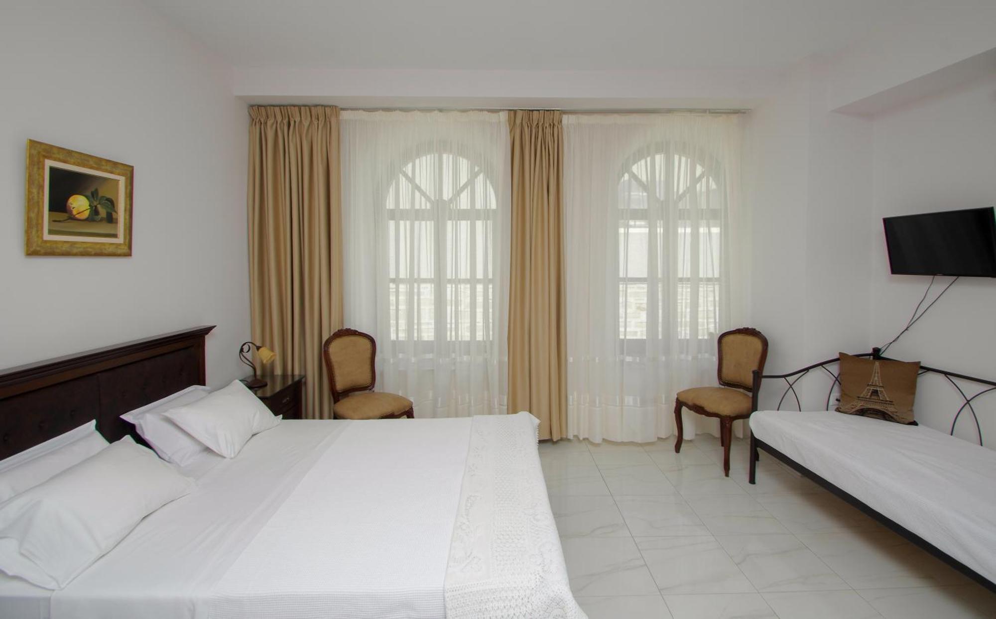 Apartment Megaron *
