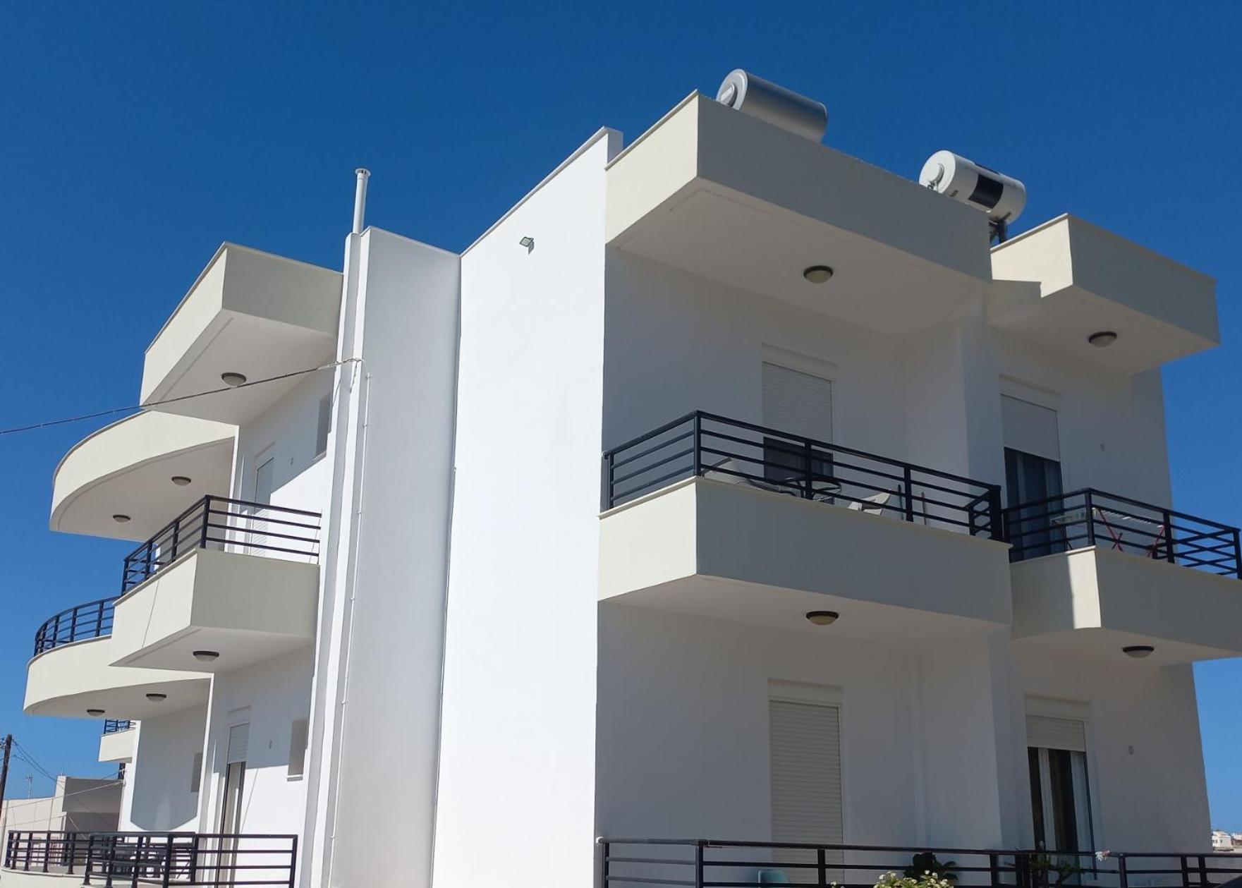 Central Rooms Apartment Makry Gialos (Crete)