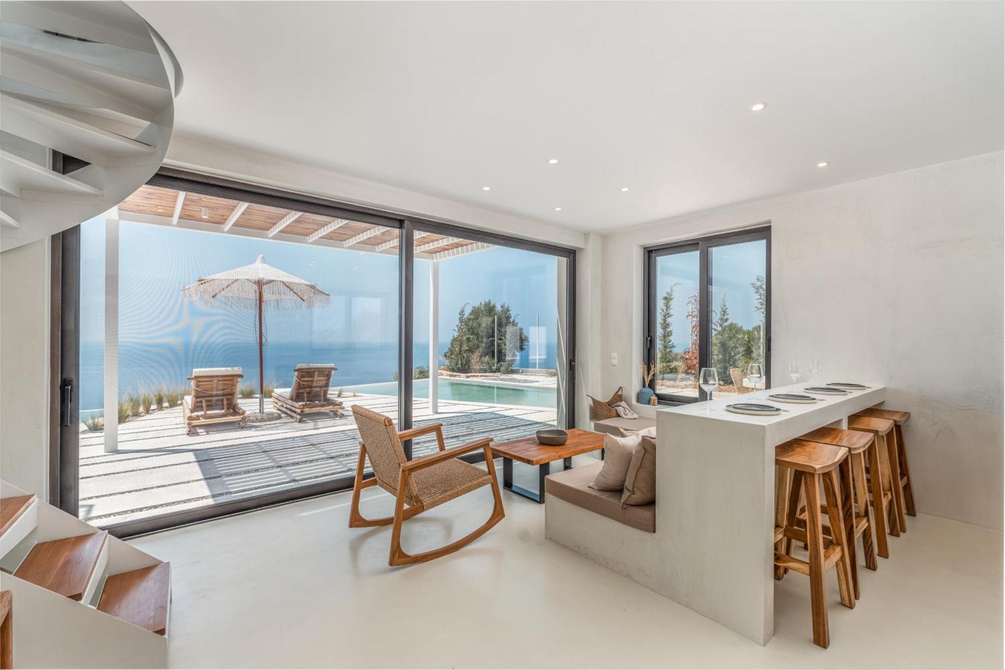 Nero Lefkada Tsoukaladhes