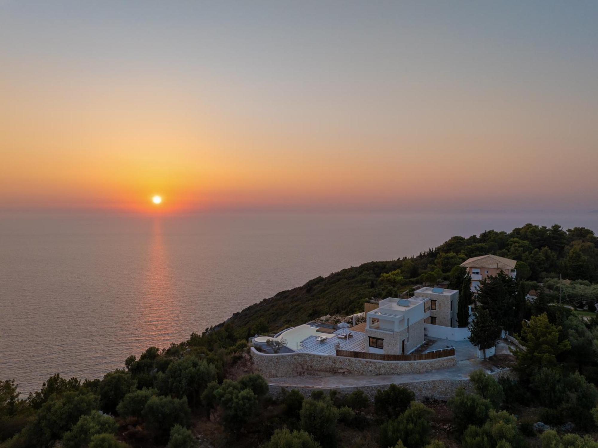 Nero Lefkada Villa