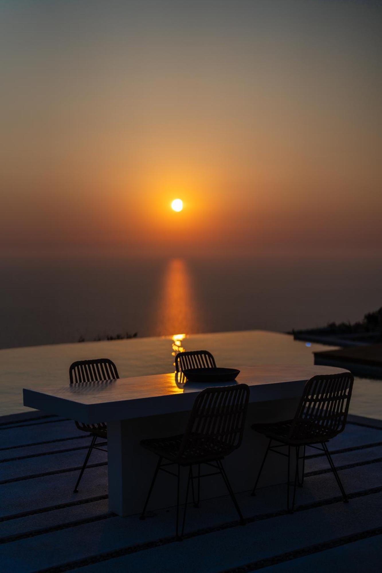 Nero Lefkada Villa Tsoukaladhes