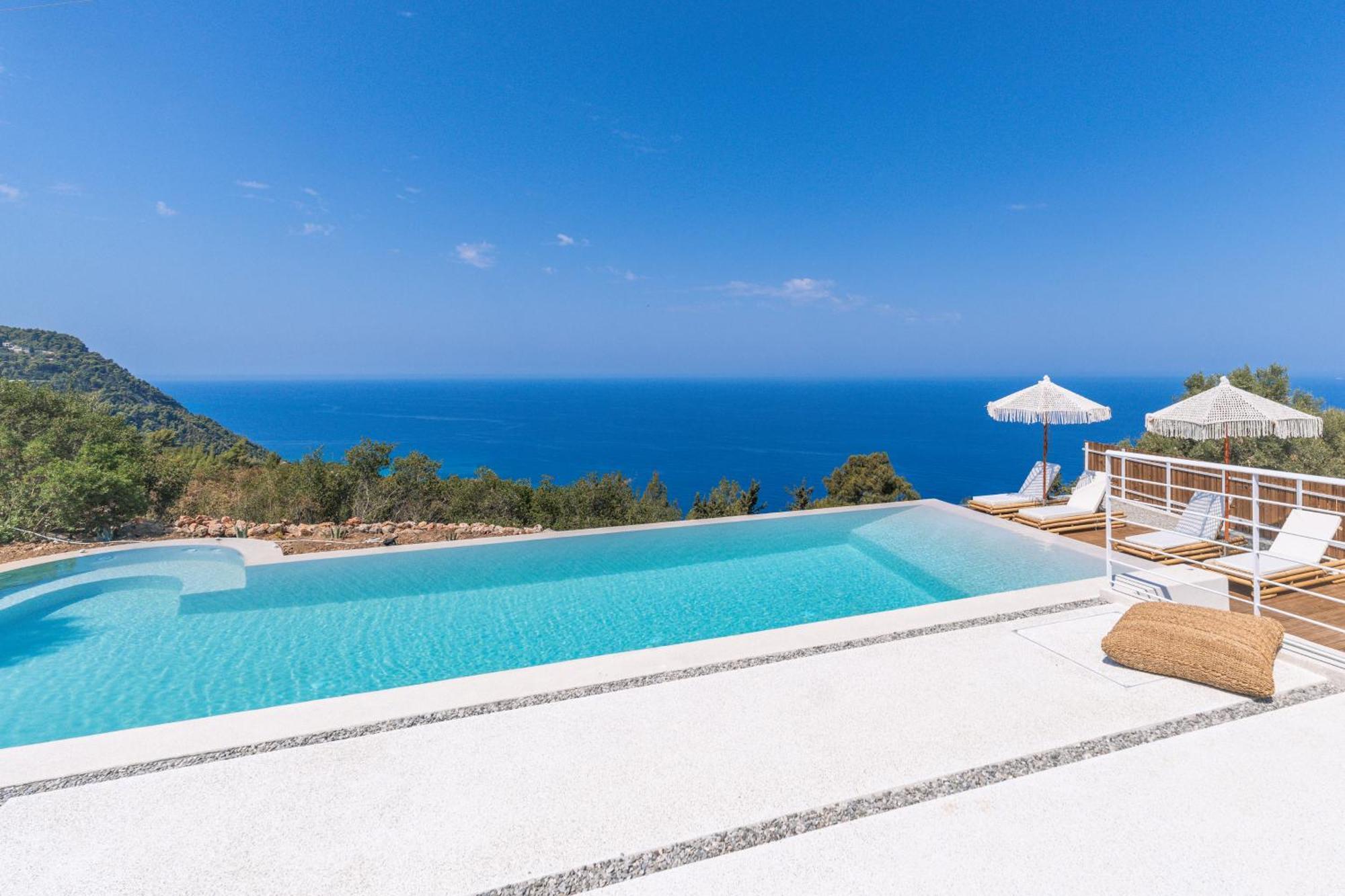 Nero Lefkada * Tsoukaladhes
