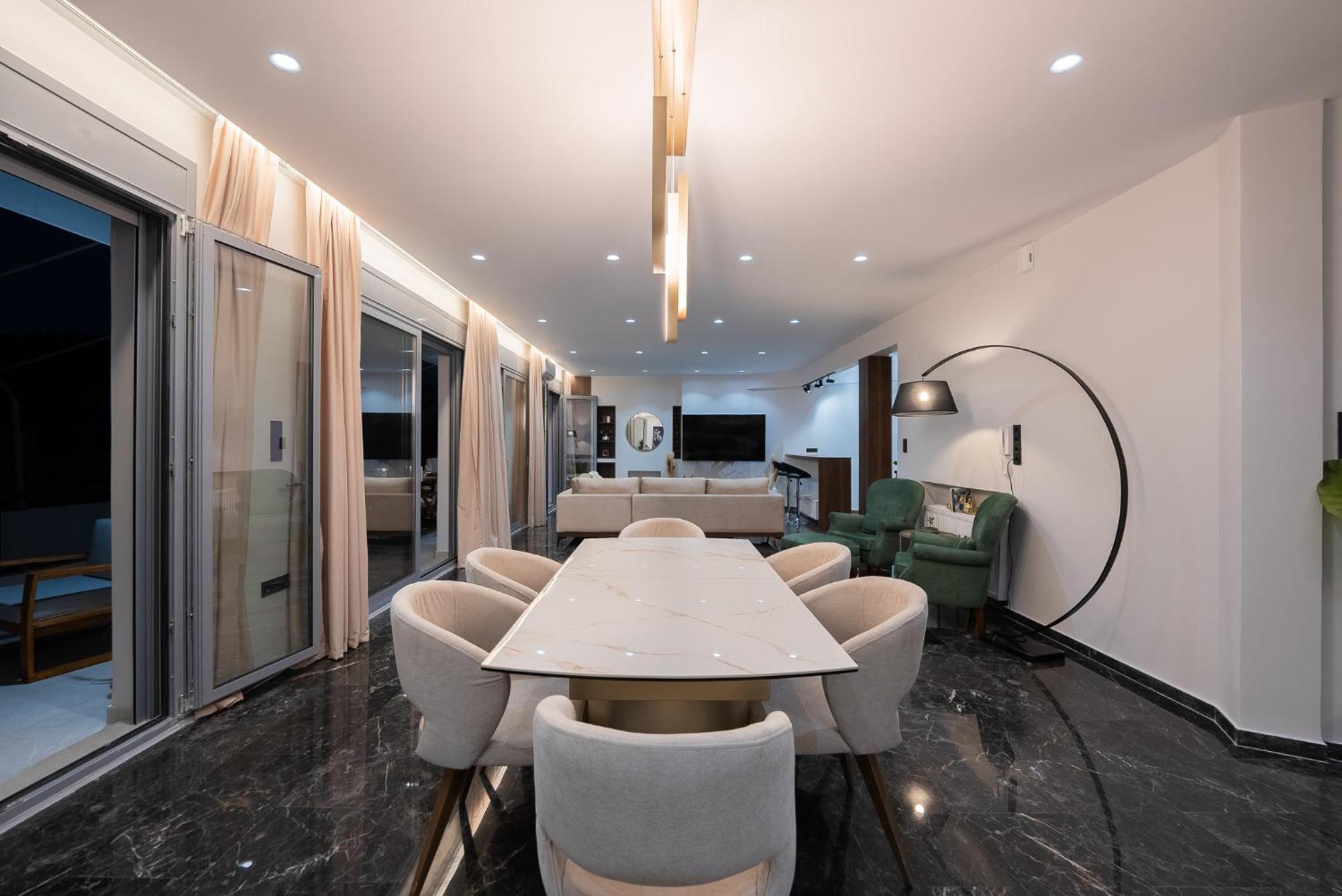 Apartment Luxury 4bdrm Penthouse With Jacuzzi Near Acropolis Athens
