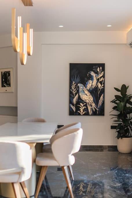 Apartment Luxury 4bdrm Penthouse With Jacuzzi Near Acropolis