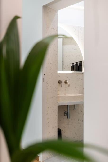 Apartment Luxury 4bdrm Penthouse With Jacuzzi Near Acropolis Athens