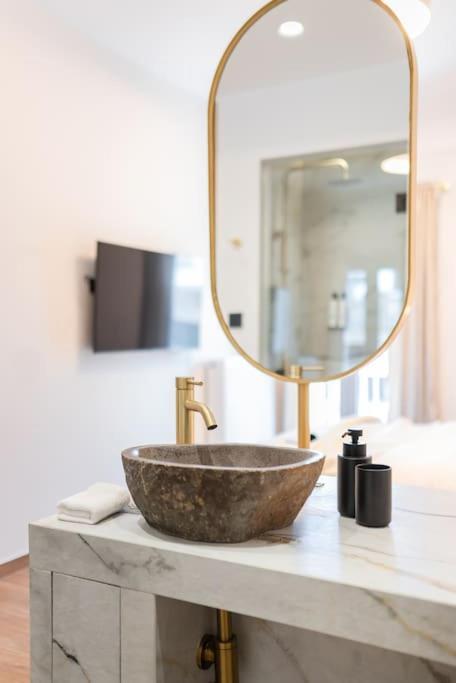 Luxury 4bdrm Penthouse With Jacuzzi Near Acropolis Apartment Athens