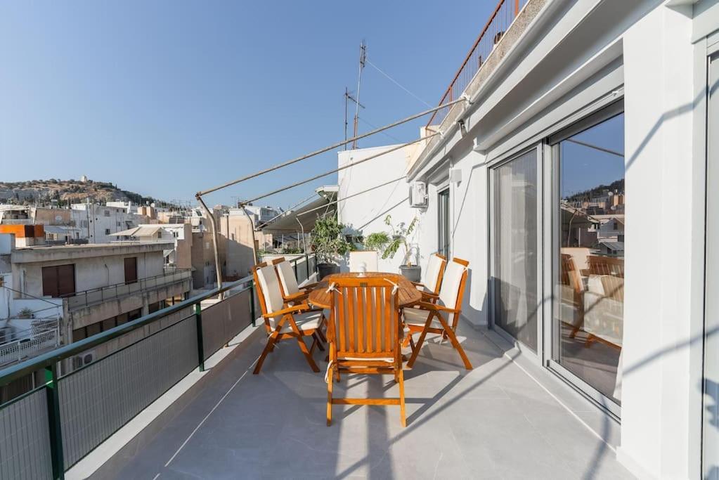 Luxury 4bdrm Penthouse With Jacuzzi Near Acropolis *