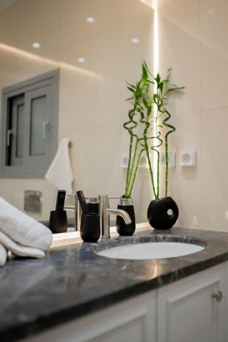 Apartment Luxury 4bdrm Penthouse With Jacuzzi Near Acropolis *