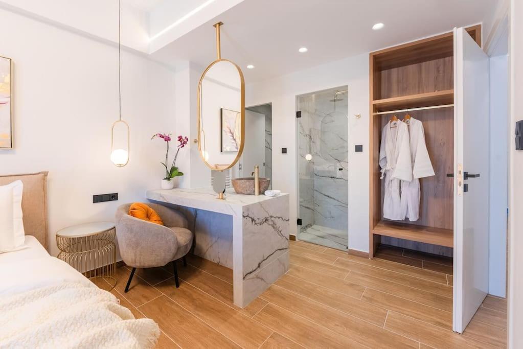 Luxury 4bdrm Penthouse With Jacuzzi Near Acropolis Apartment Athens