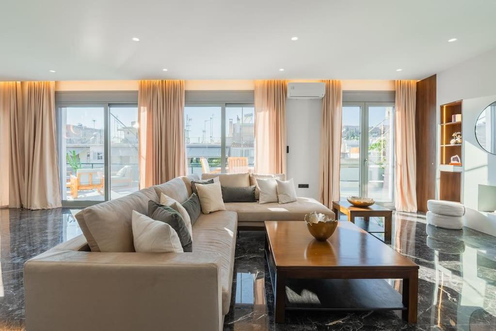 Luxury 4bdrm Penthouse With Jacuzzi Near Acropolis Athens