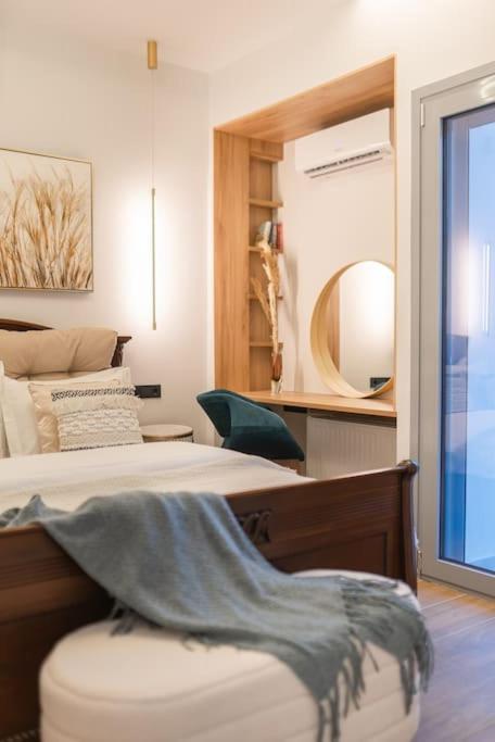Apartment Luxury 4bdrm Penthouse With Jacuzzi Near Acropolis