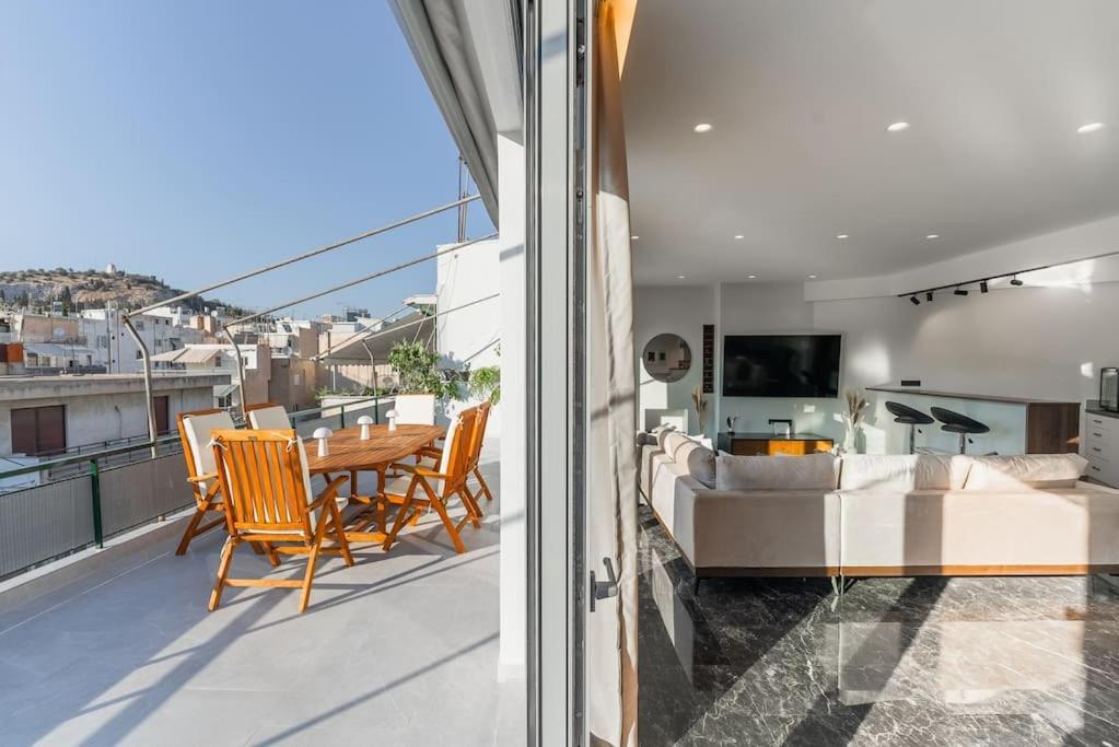 Luxury 4bdrm Penthouse With Jacuzzi Near Acropolis Athens