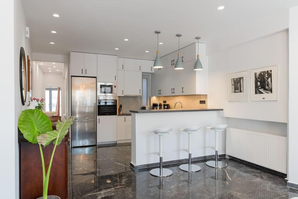Luxury 4bdrm Penthouse With Jacuzzi Near Acropolis * Athens