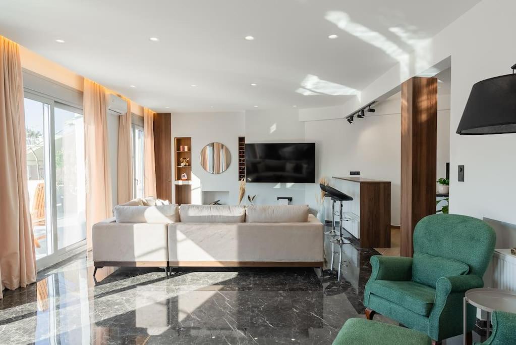 Apartment Luxury 4bdrm Penthouse With Jacuzzi Near Acropolis