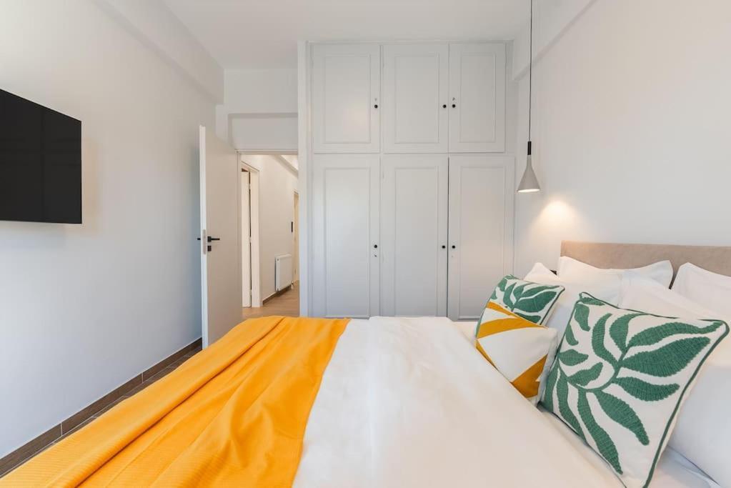 Luxury 4bdrm Penthouse With Jacuzzi Near Acropolis Apartment *