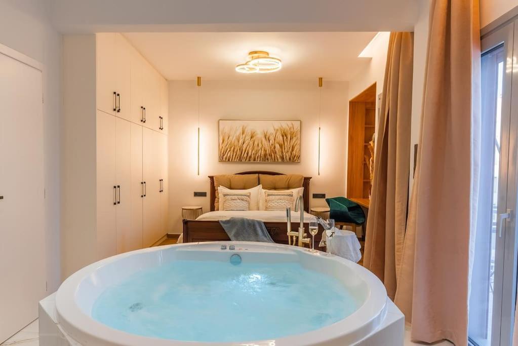 Apartment Luxury 4bdrm Penthouse With Jacuzzi Near Acropolis *