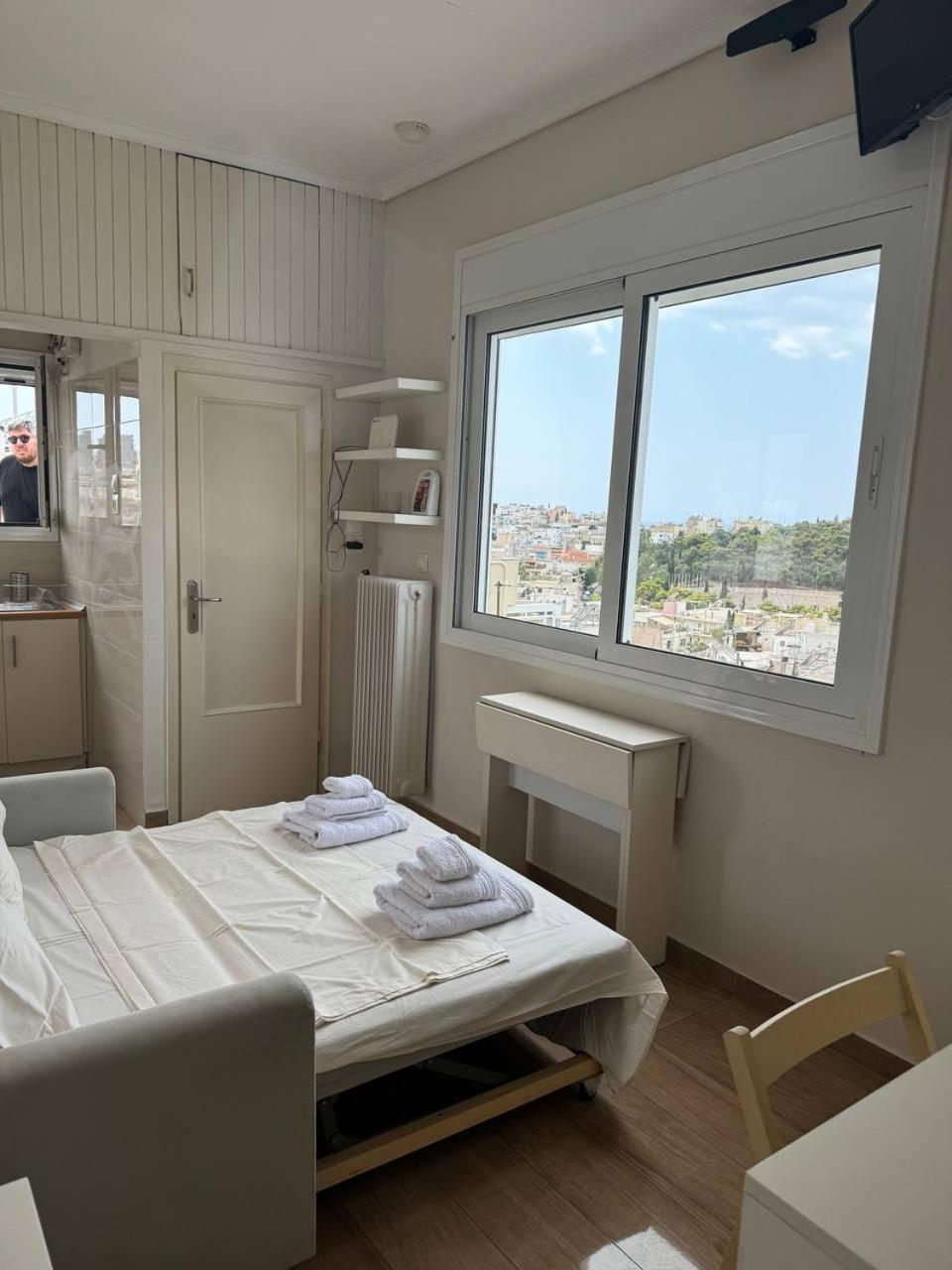 Loft Pagrati Apartment