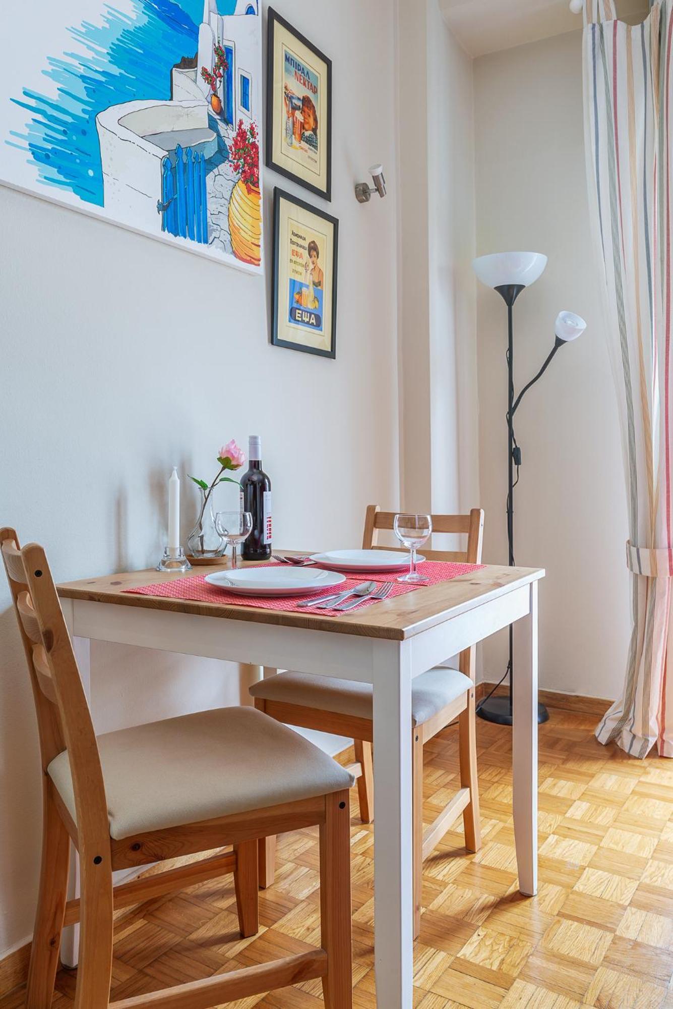 Cozy Near Center Apartment *