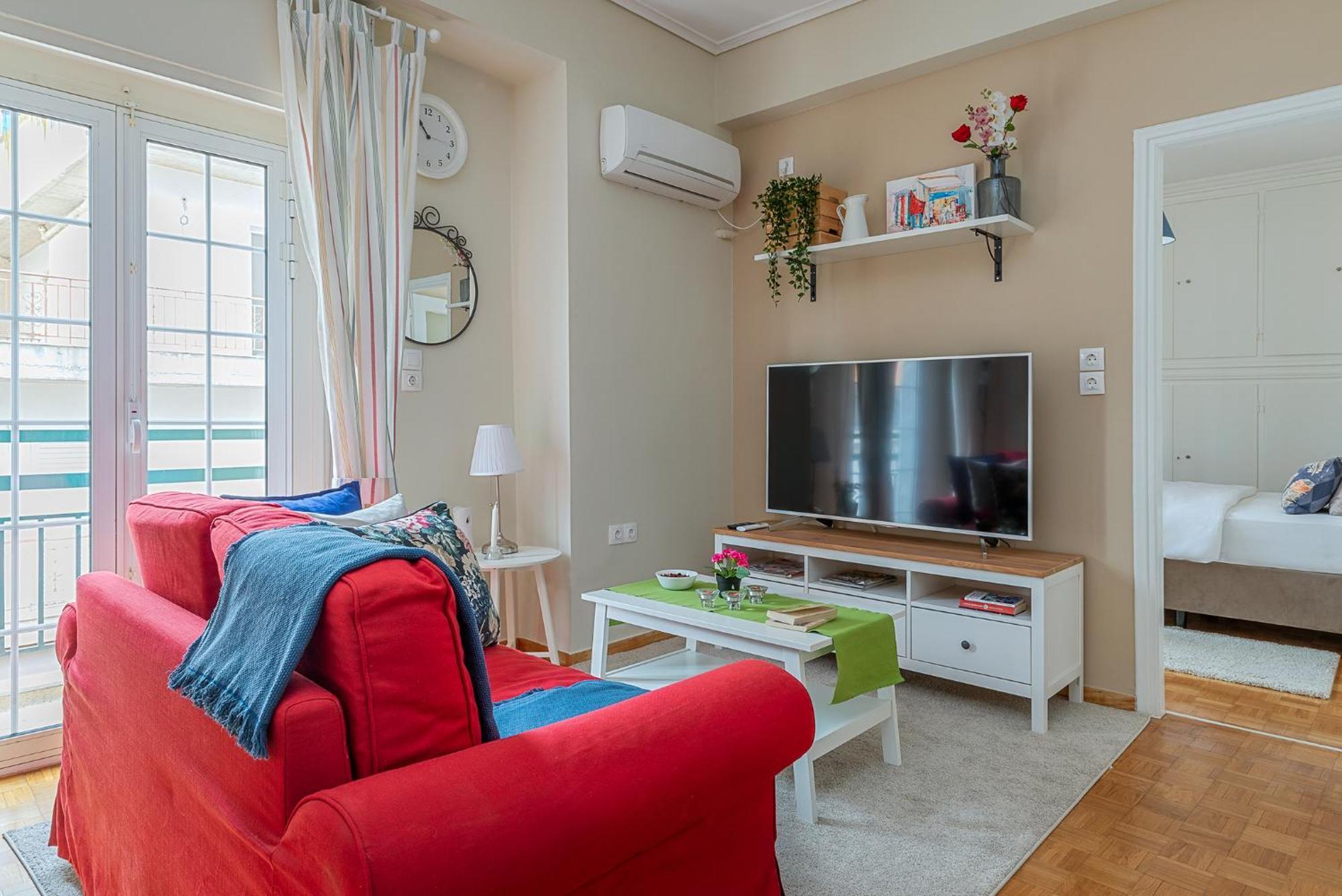 Cozy Near Center Apartment *