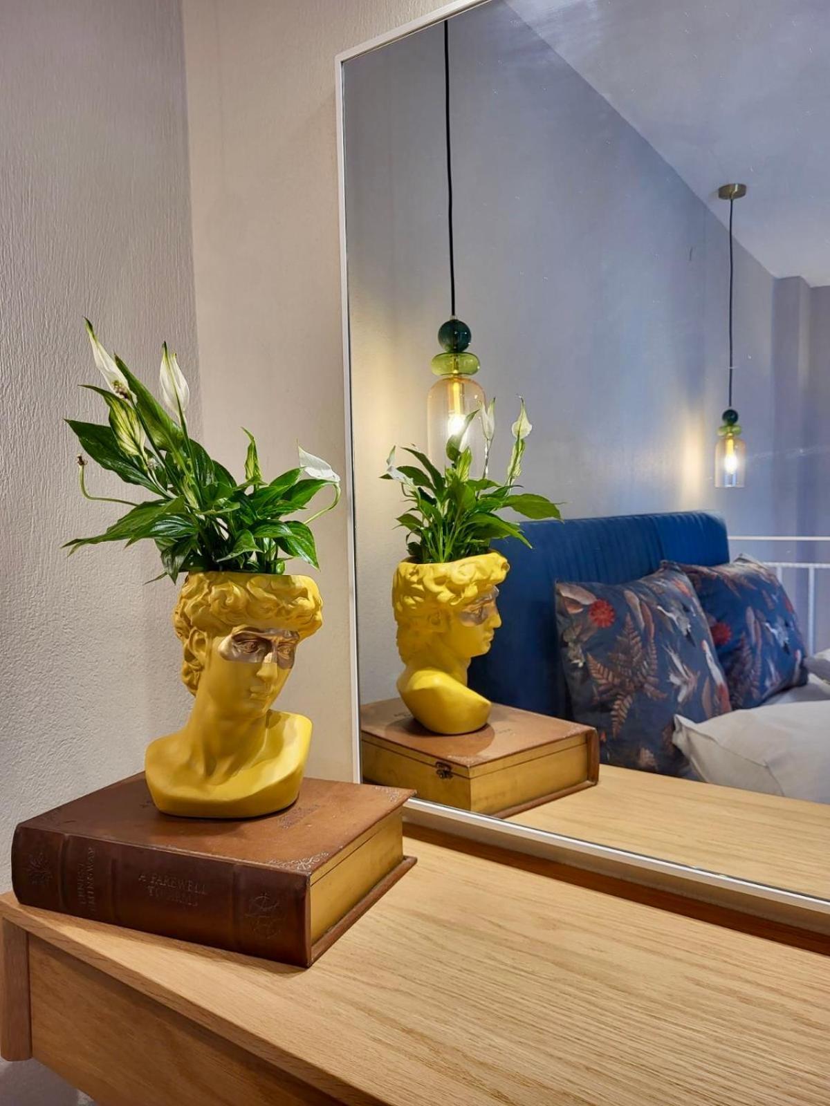 Apartment Theros Summer 2