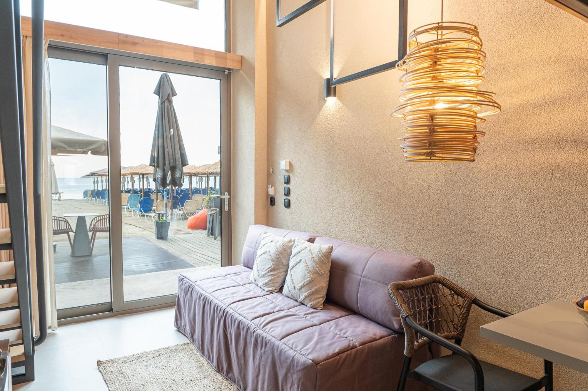Helios - Luxury By The Sea Apartment