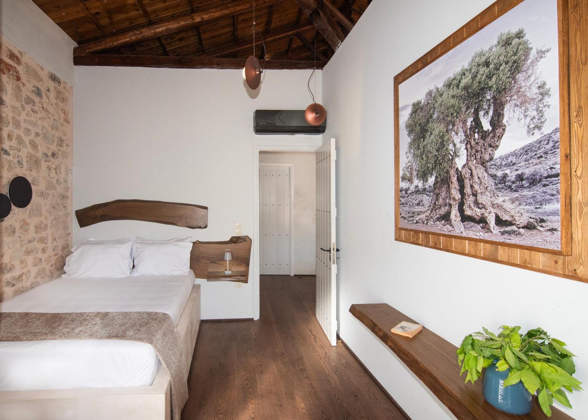Wood And Stone Town ηouse Apartment