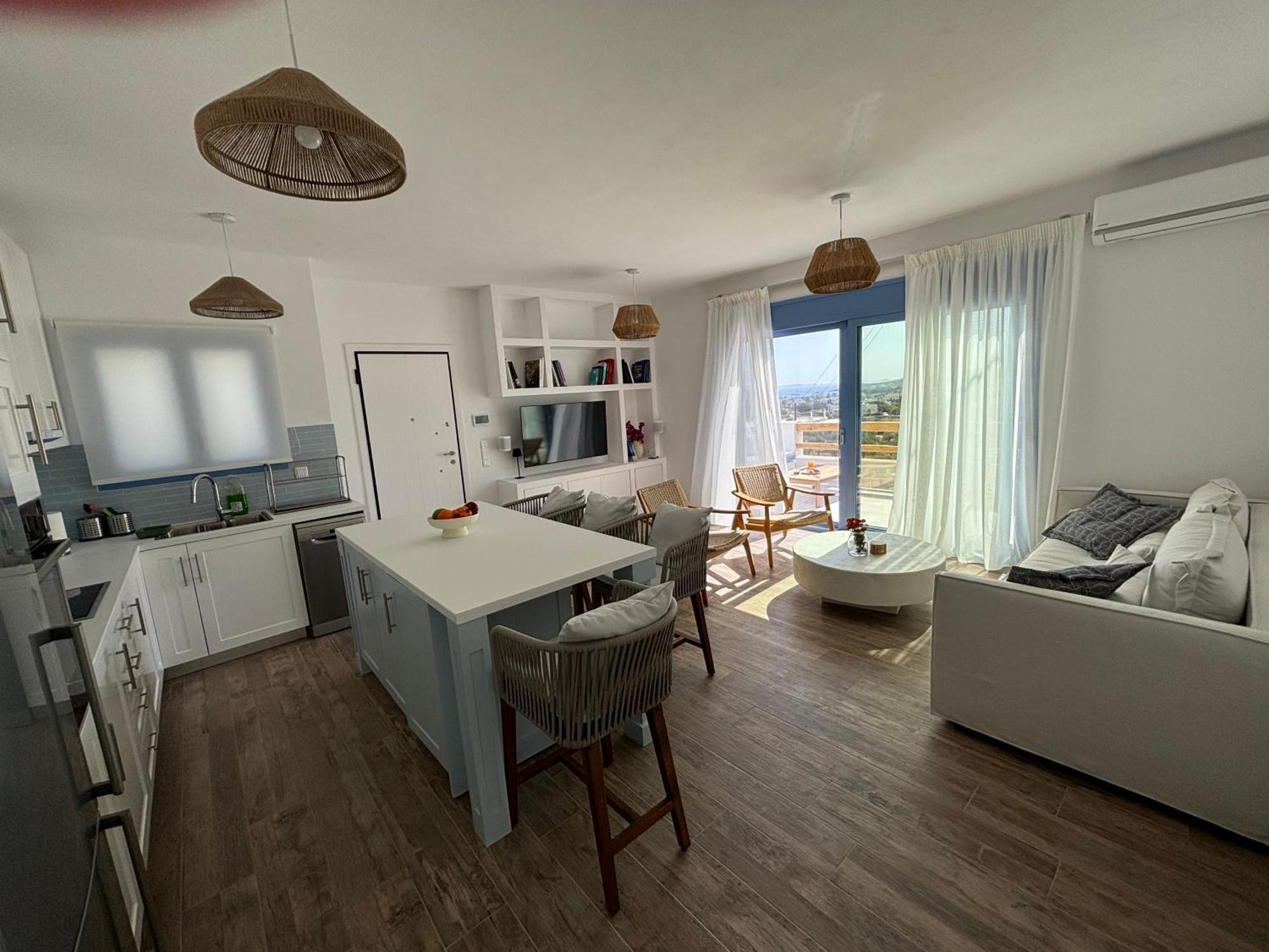 Relux * Parikia (Paros)