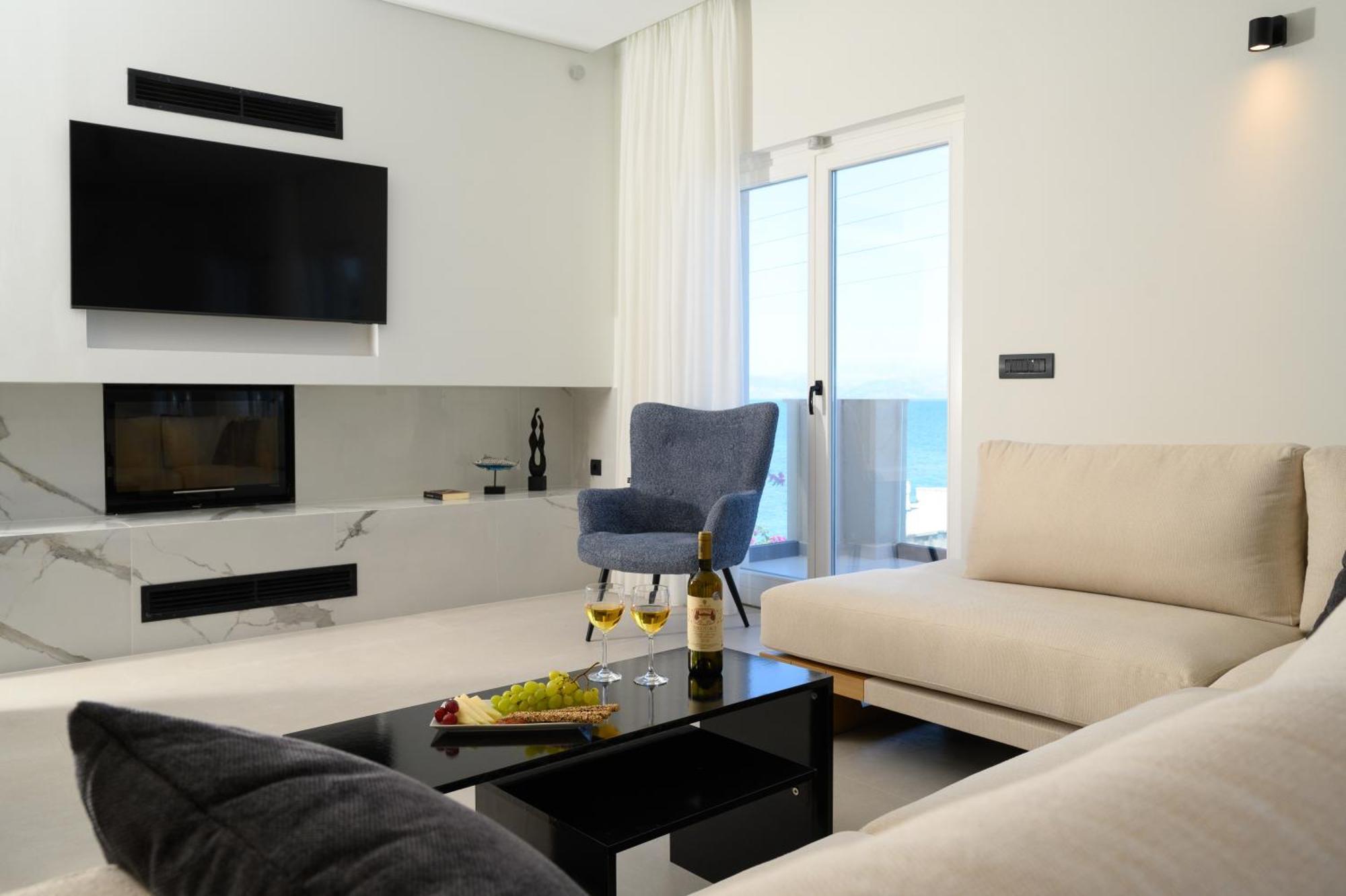 Achillion Bay Holiday home