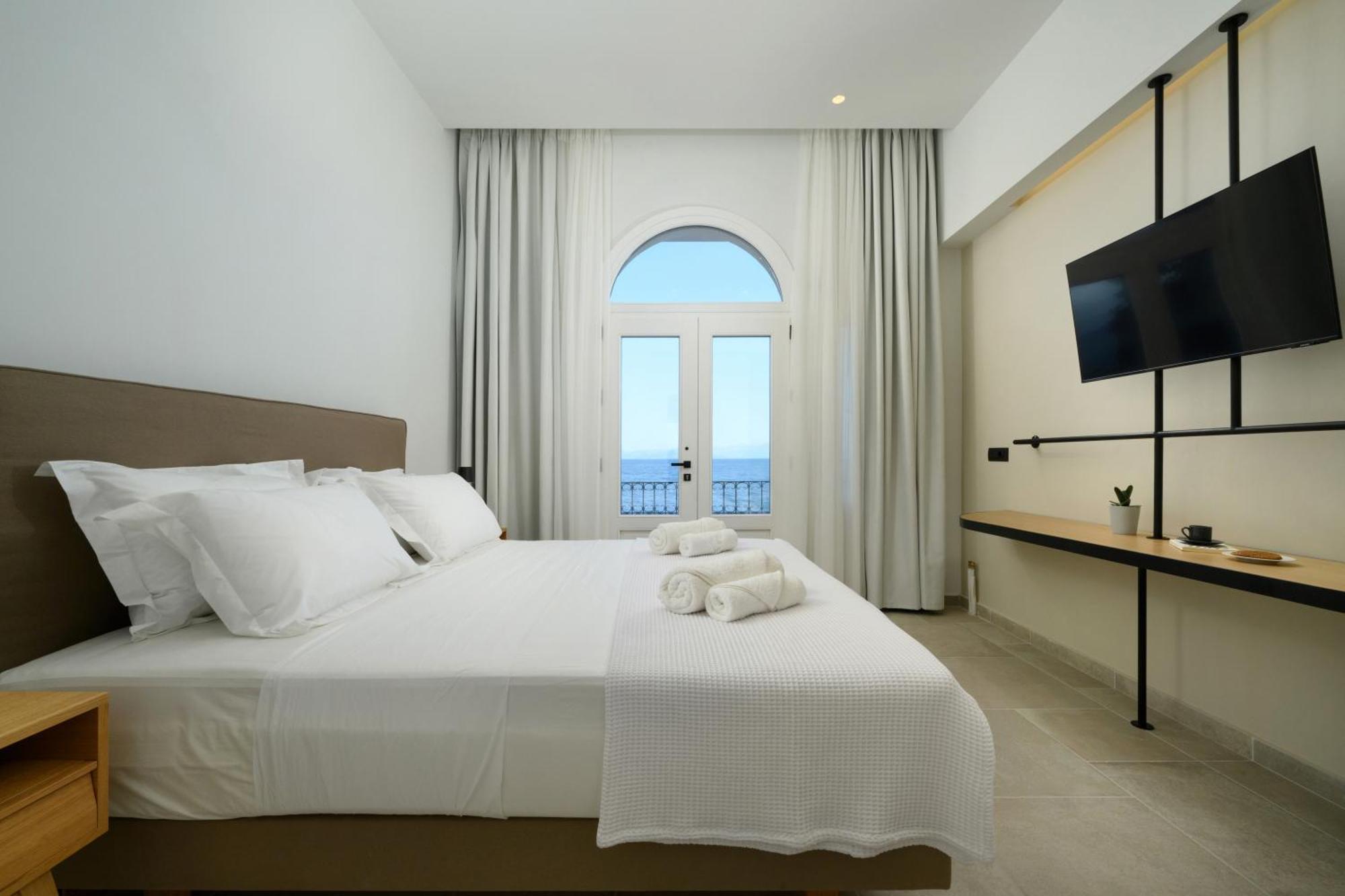 Achillion Bay Holiday home