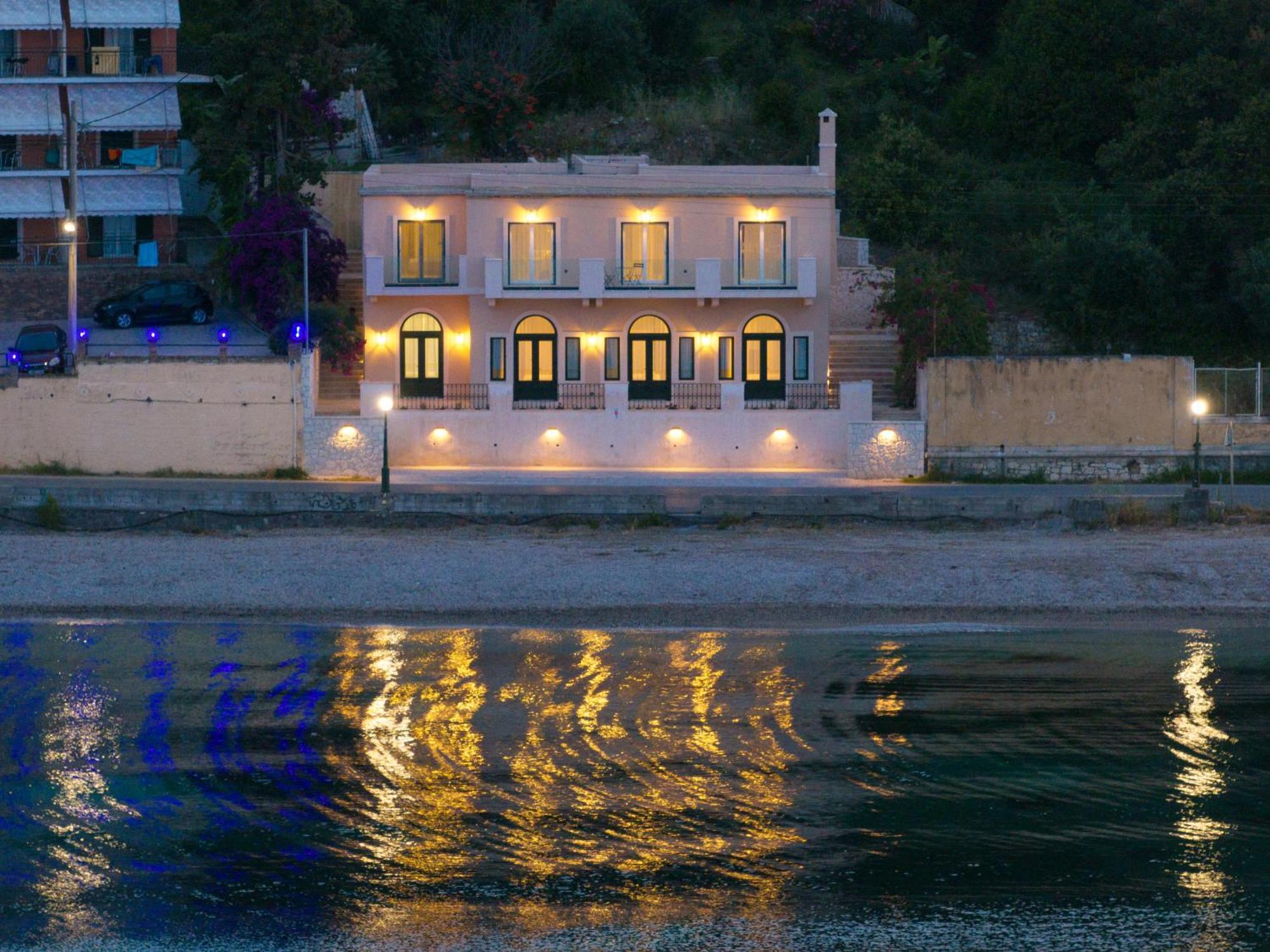 Achillion Bay Holiday home
