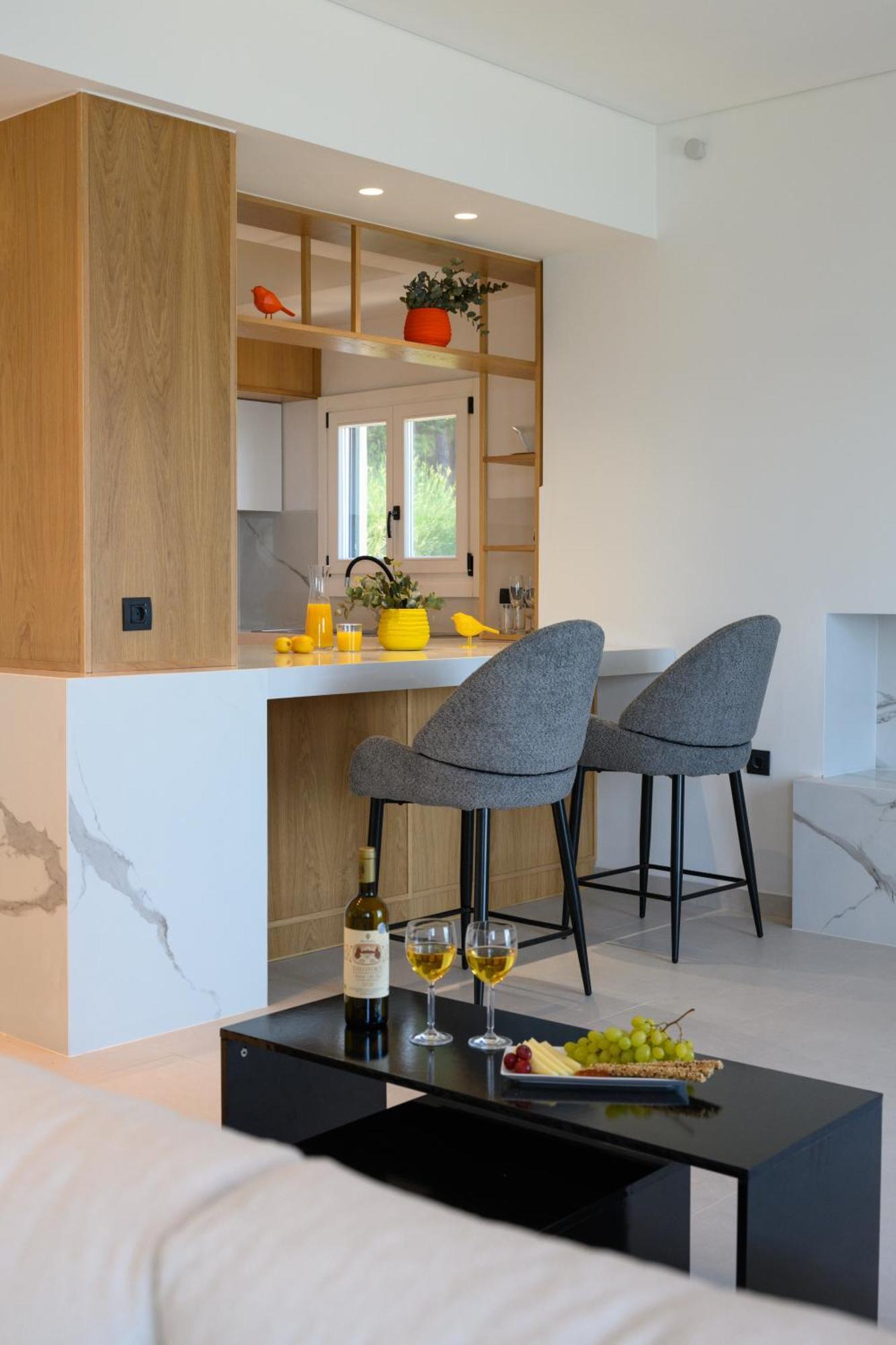 Achillion Bay Holiday home *