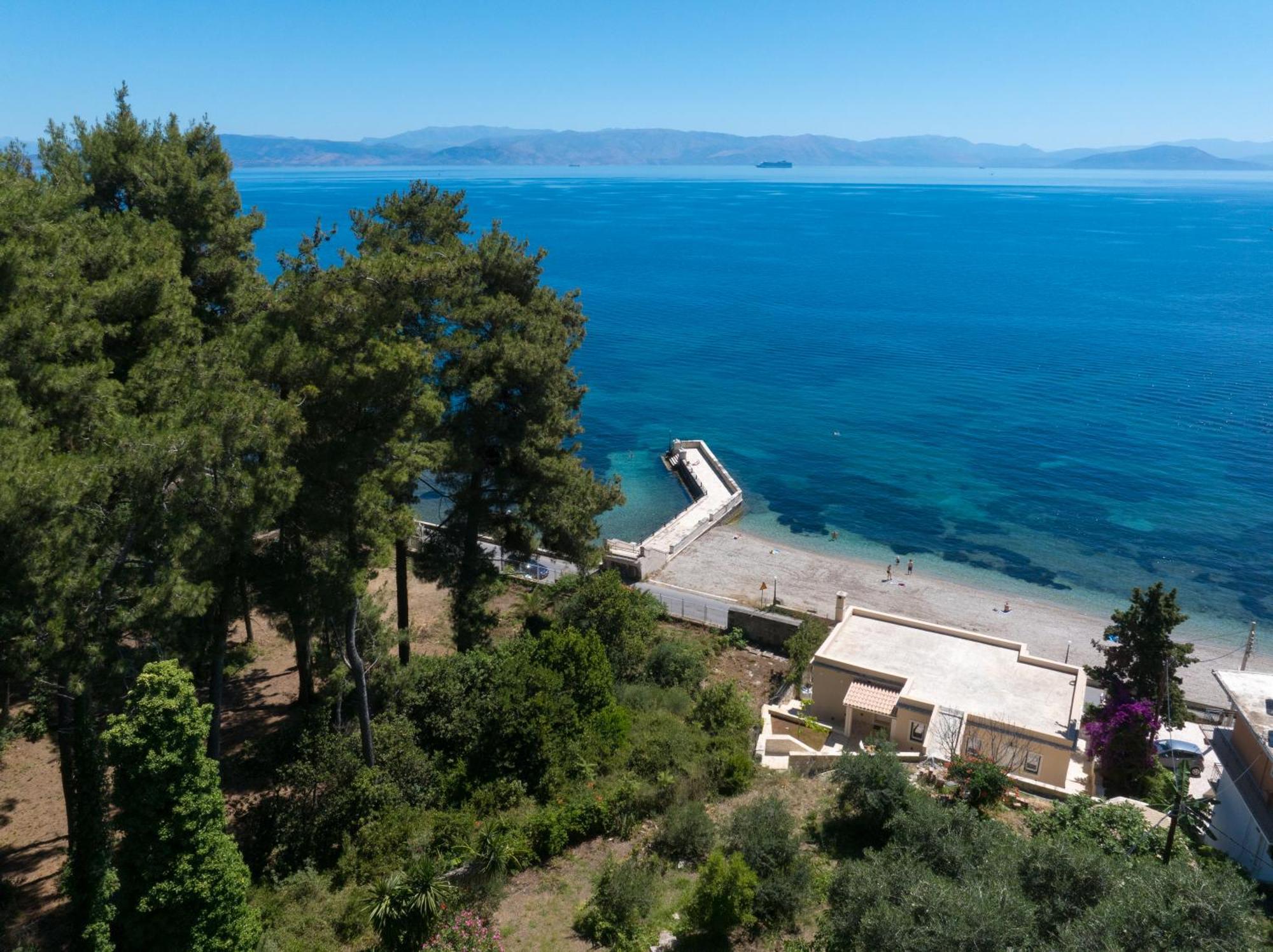 Achillion Bay Holiday home *