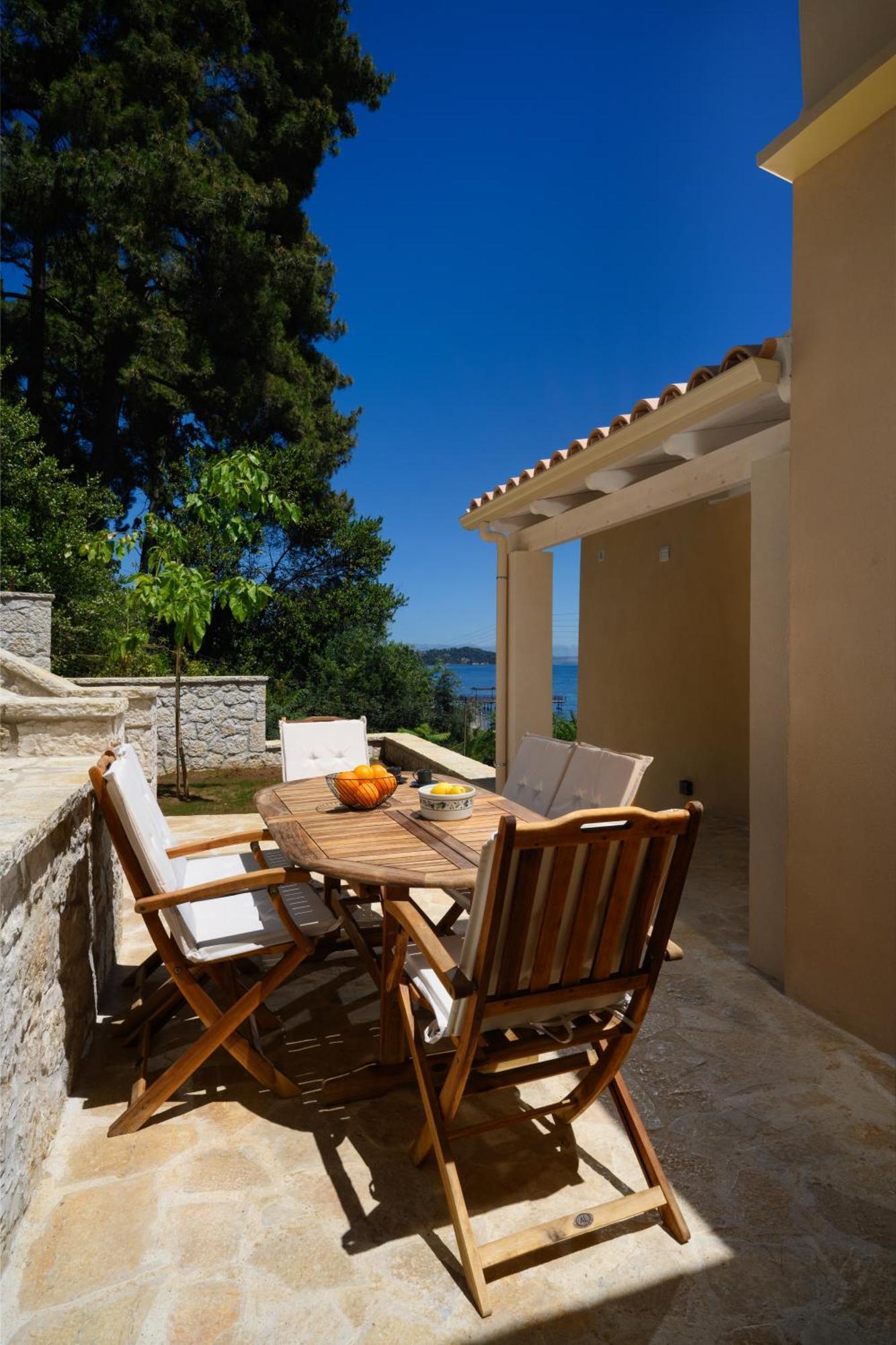 Holiday home Achillion Bay *