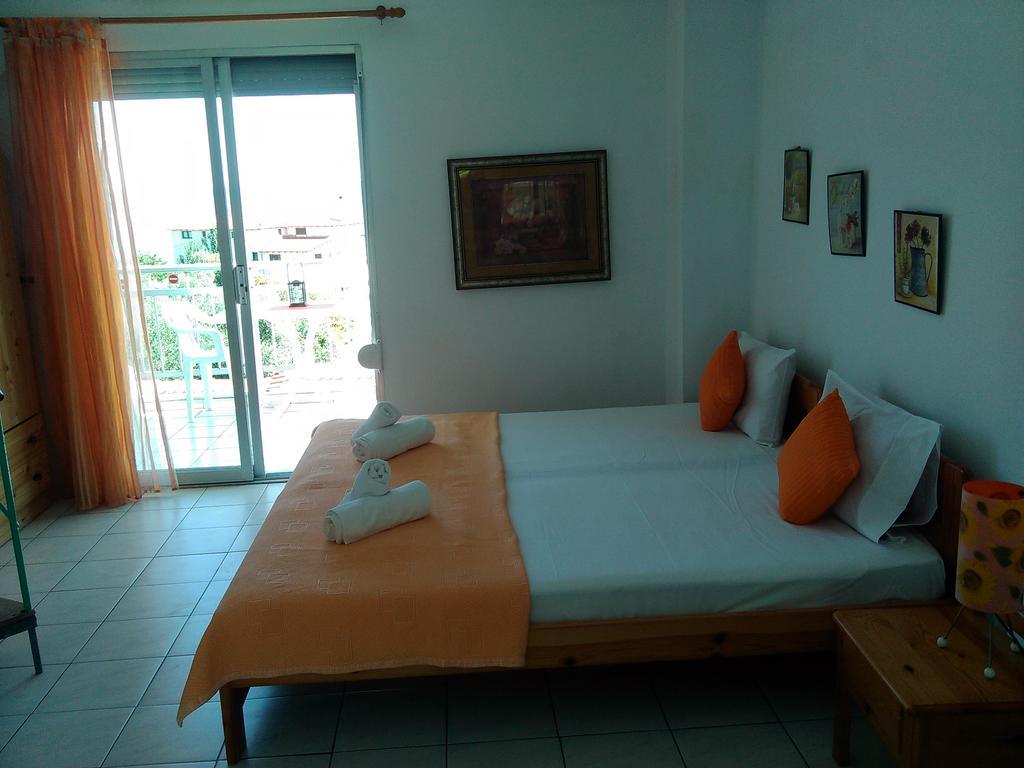Apartment House Mantesos *