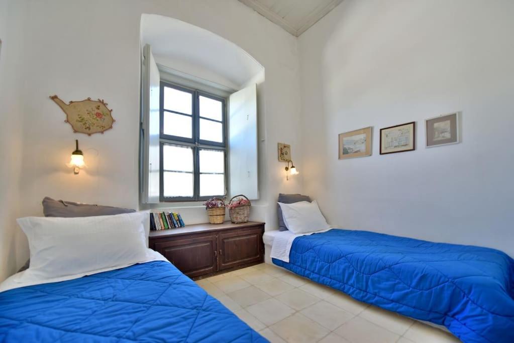 Captain's House For 4 - Historical Hydra 1800 Apartment