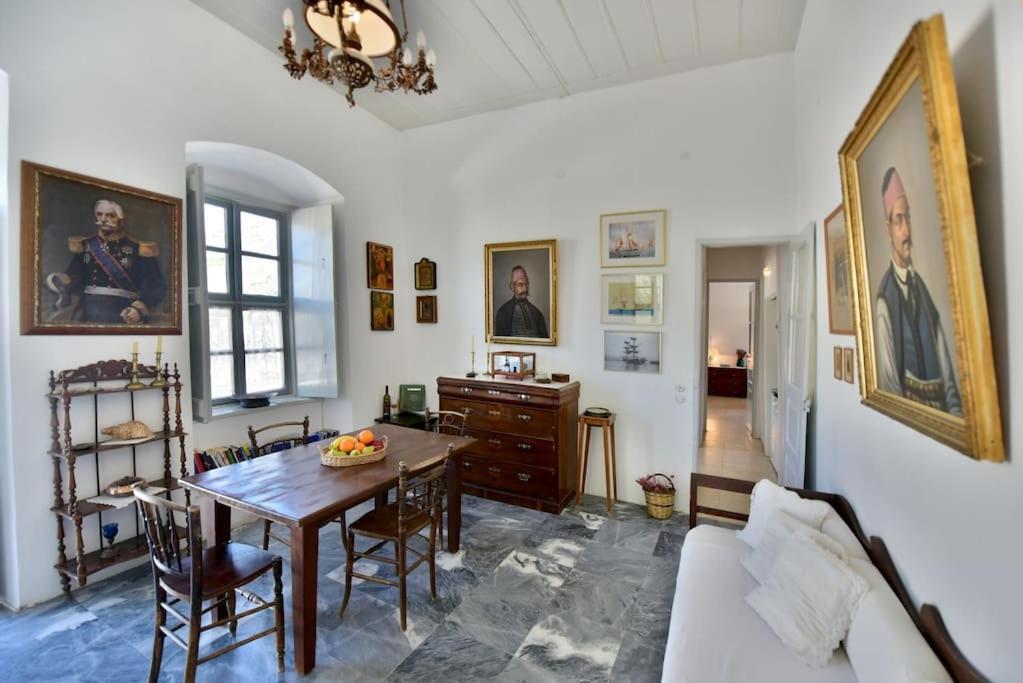 Captain's House For 4 - Historical Hydra 1800 Apartment Hydra (Saronic Islands)
