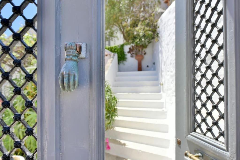 Captain's House For 4 - Historical Hydra 1800 Apartment
