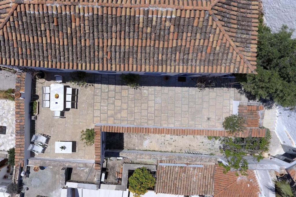 Apartment Captain's House For 4 - Historical Hydra 1800