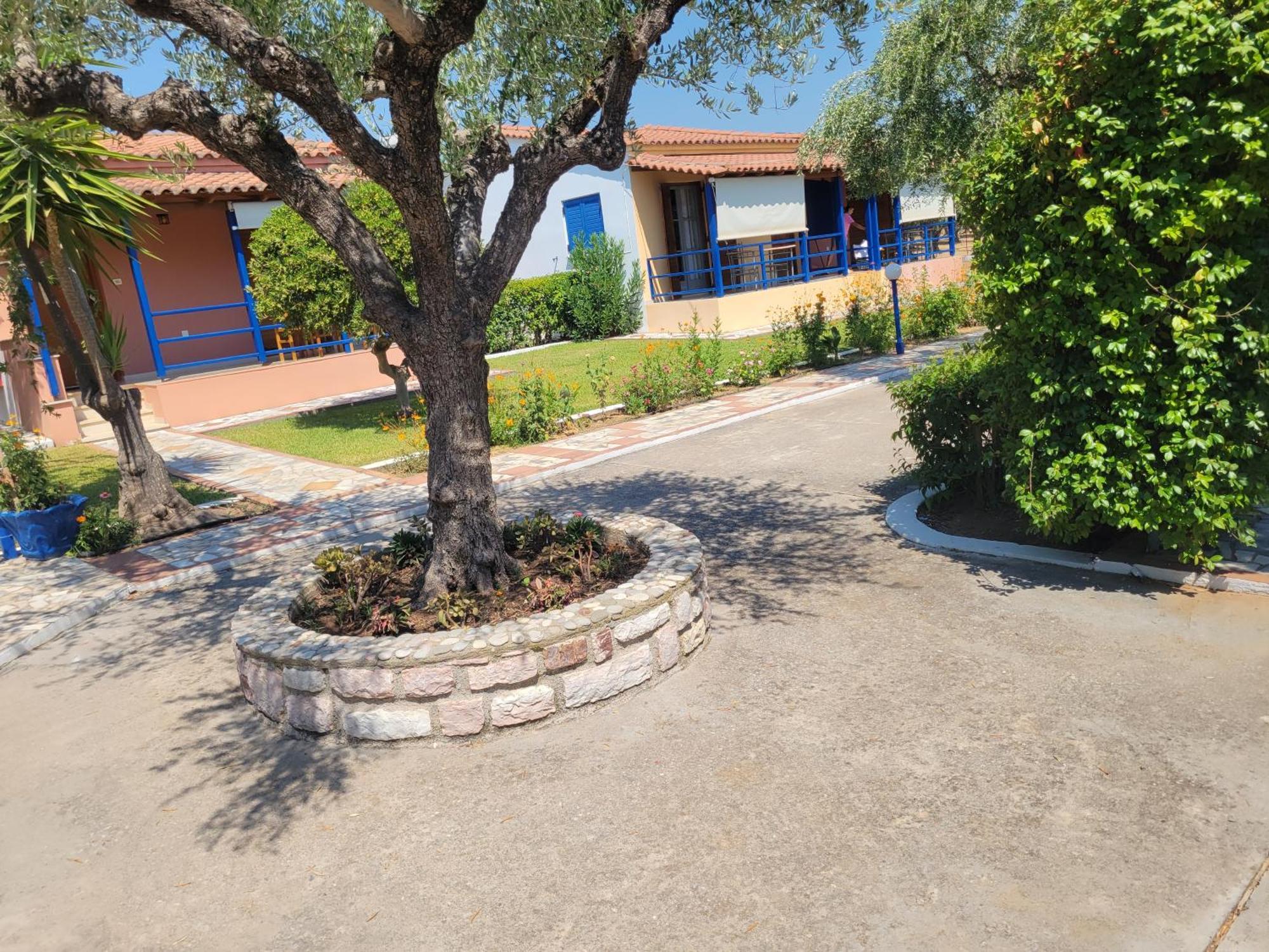John & Jenny's Small Village * Agios Andreas (Messenia)