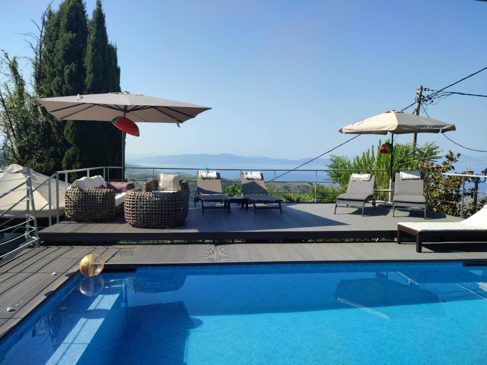 Pacithea Villas *