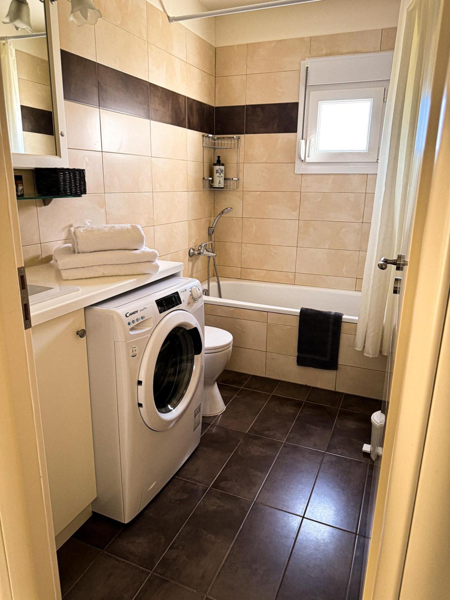 Nostrana Village Apartment